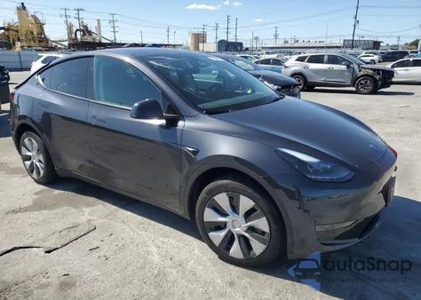 2024 Tesla Model Y из США, поврежденный, VIN 7SAYGDED3RF036414